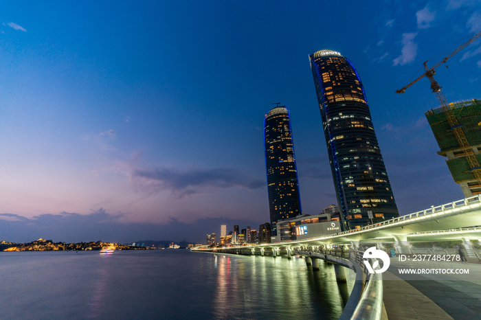 厦门世茂海峡大厦夜景