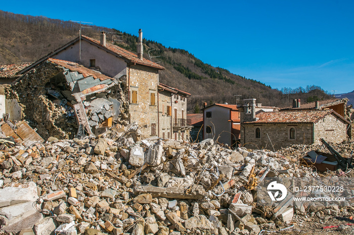 Borgo medievale distrutto da un forte terremoto