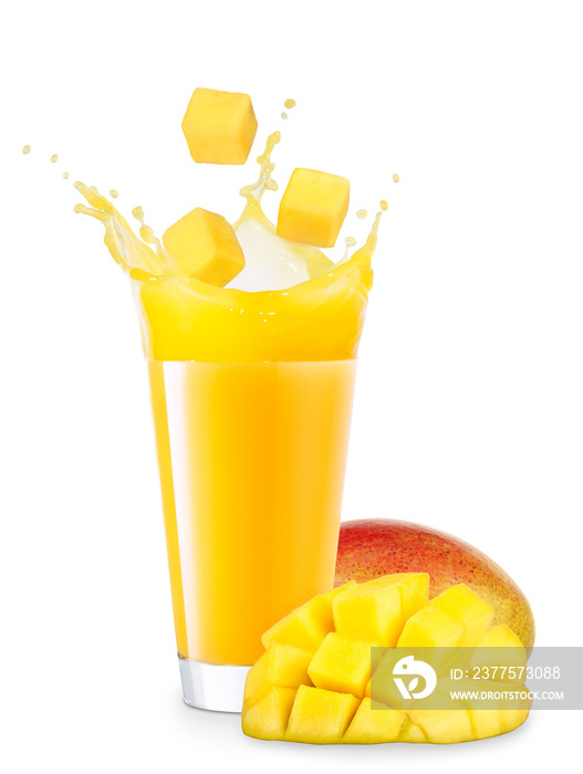 一杯飞溅的芒果汁