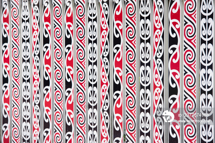 新西兰罗托鲁瓦围栏上的毛利族彩绘装饰