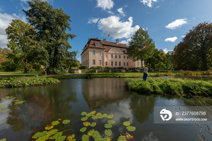 Schlosssee mit Schloss Branitz