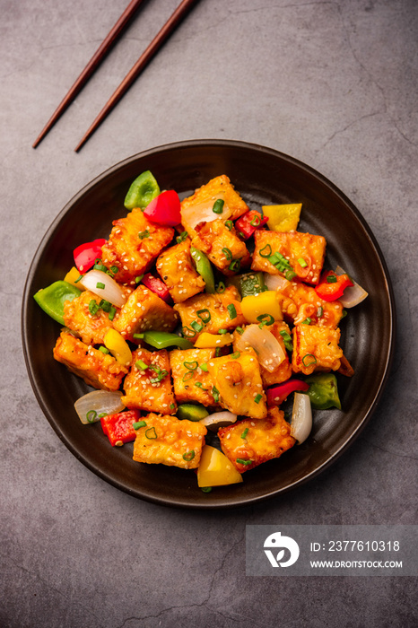 chilli paneer dry is made using cottage cheese, Indo chinese food