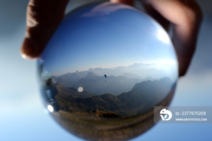 Gleitschirmflieger in der Allgäuer Alpen