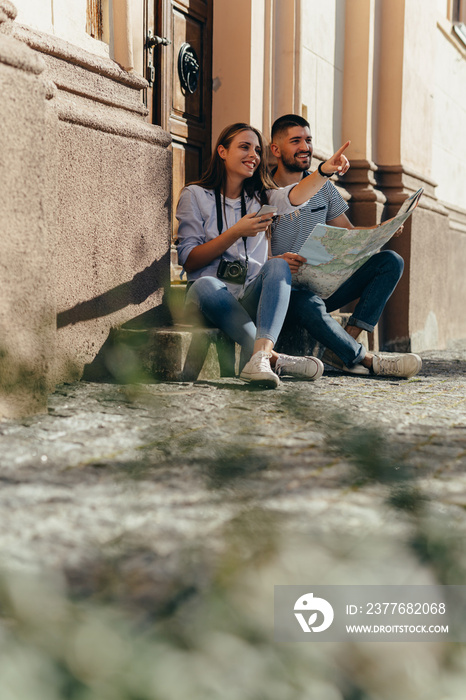 couple tourist exploring new city