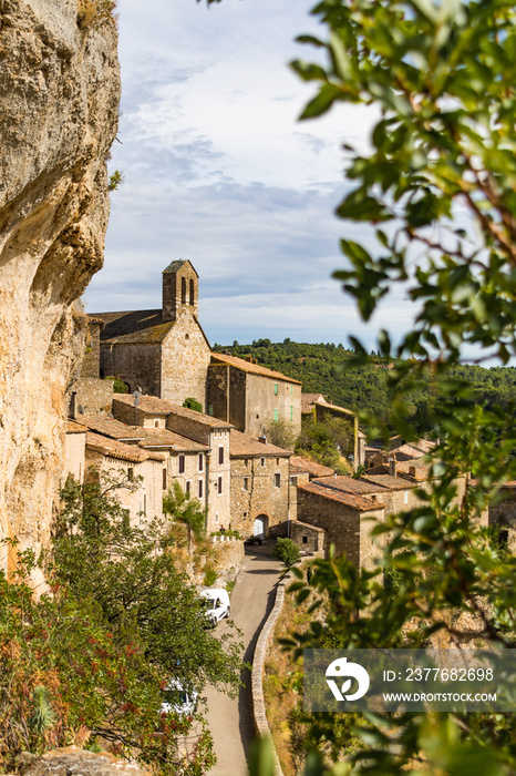 Vue sur le village médiéval de Minerve (Occitanie, France)