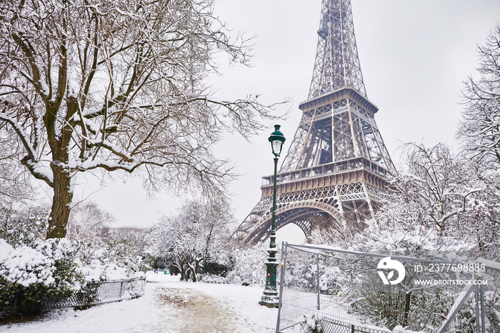 Scenic view to the Eiffel tower on a day with heavy snow