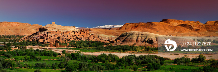 Ouarzazate, Marokko, Kashbah Ait Benhaddou mit Fluss Asif Mellah, Hoher Atlas, Panorama