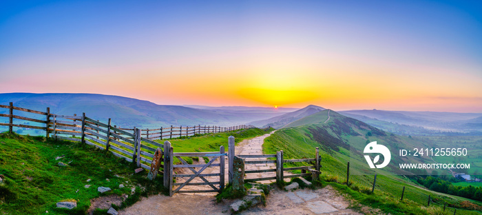 Beautiful sunrise near the Great Ridge at Mam Tor. Peak District. UK