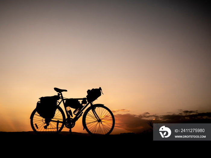 silhouette bike packing