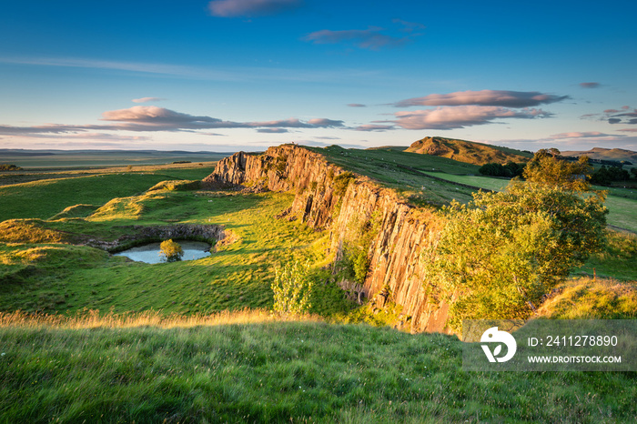 Walltown Crags below Hadrian’s Wall / Hadrian’s Wall is a World Heritage Site in the beautiful Northumberland National Park. Popular with walkers along the Hadrian’s Wall Path and Pennine Way