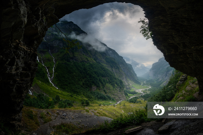 A beautiful cave overlooking the valley Le Cirque du Fer a Cheval near Bout du Monde. After a brisk walk, you can enjoy this beautiful view.