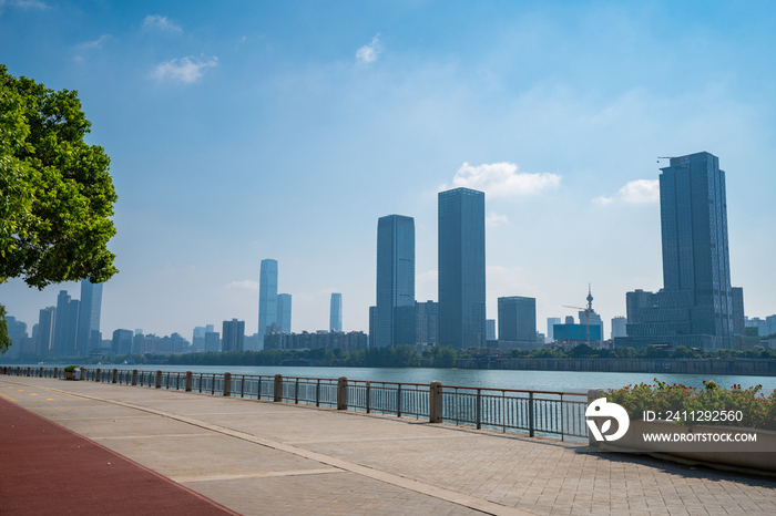 长沙橘子洲湘江栈道沿岸建筑群风光