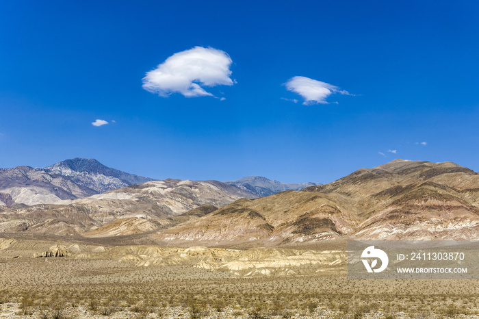 driving SR 190 thru the Death Valley in the small Panamint valley and the  Slate Range von Wildrose, direction aus Ridgecrest, view to the Panamint mountains