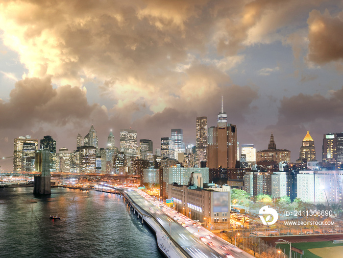 Brooklyn Bridge and Downtown Manhattan at sunset, New York City