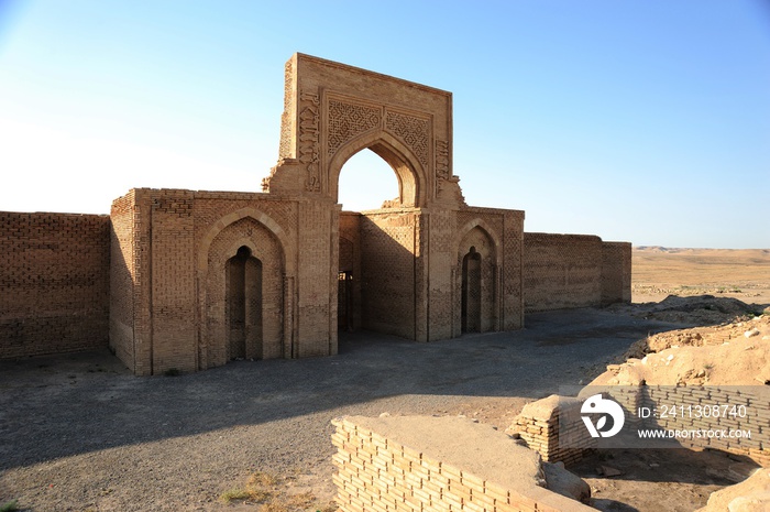 Ribati Sherif Caravanserai is located in Iran’s Razavi Khorasan province. Ribati Sherif Caravanserai was built in the 12th century during the Great Seljuk period. Caravanserai is made of brick.