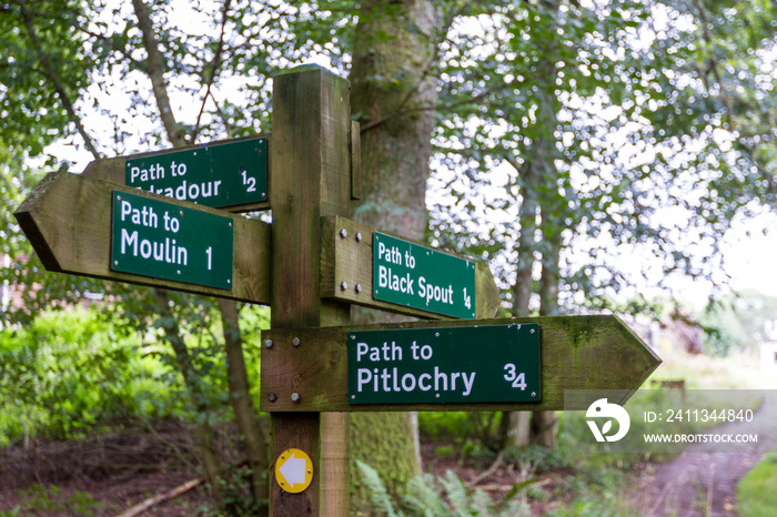 Signs marking footpaths in Scotland