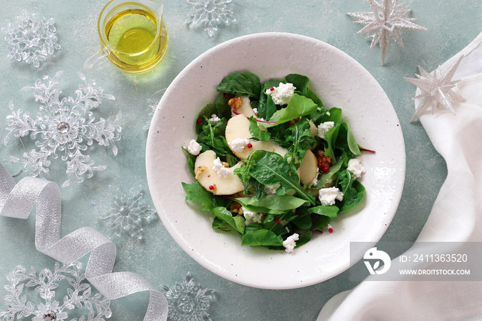 Pear salad with arugula, babyleaves ,cottage cheese, and walnut