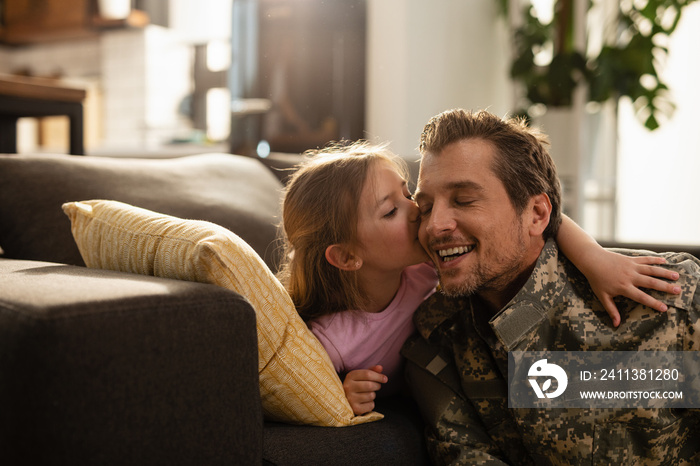 A kiss from his daughter was all he needed!