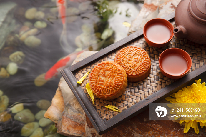 静物月饼和茶具