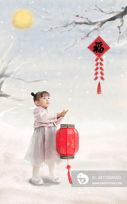 小女孩手提红灯笼庆祝新年