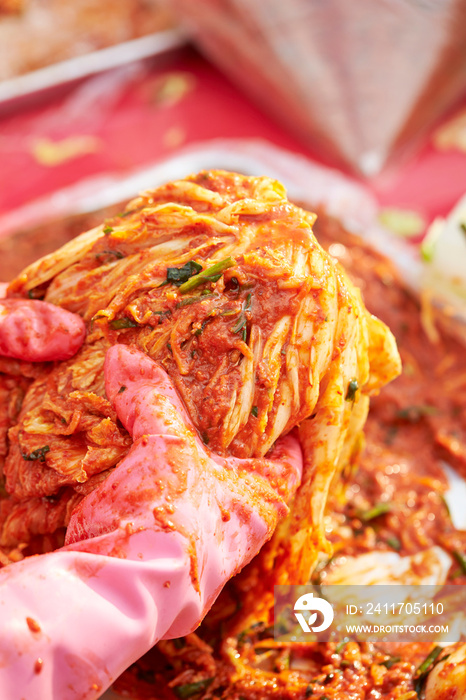 Making Korean Traditional Kimchi