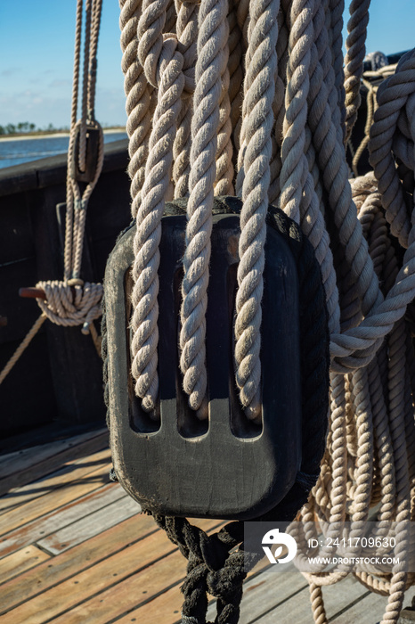 Three rope fishing vessel pulley