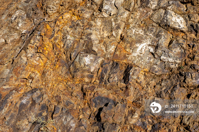 Gold vein, metal-rich ore as a concept for mining and geological works