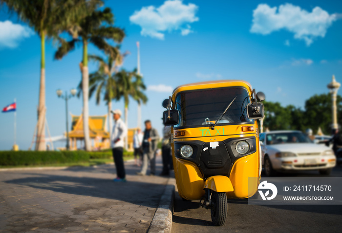 tuk tuk - Cambodia