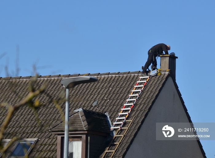 chimney maintenance (Entretien de cheminée), France