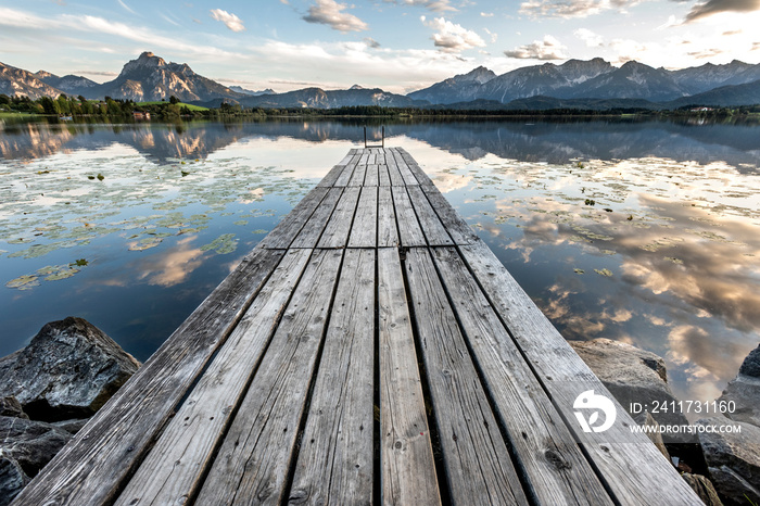 Badesteg am Hopfensee im Allgäu