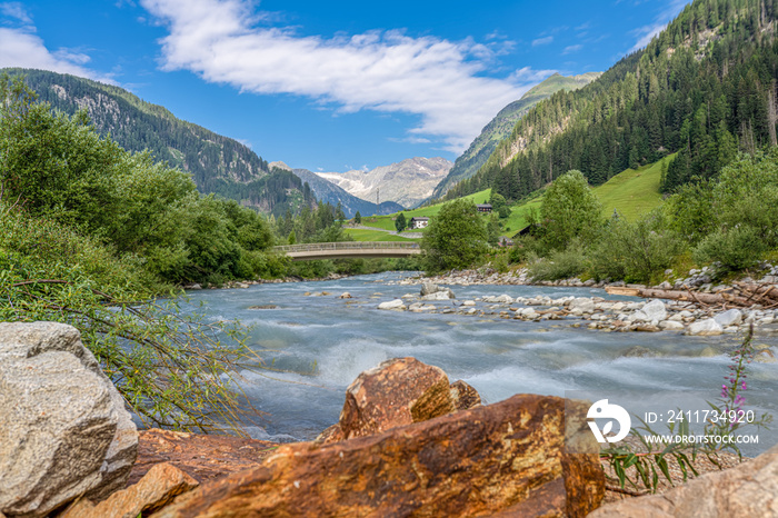 Landschaft an der Schwarzach im Defereggental bei Sankt Jakob, Nationalpark Hohe Tauern, Osttirol, Tirol, Österreich