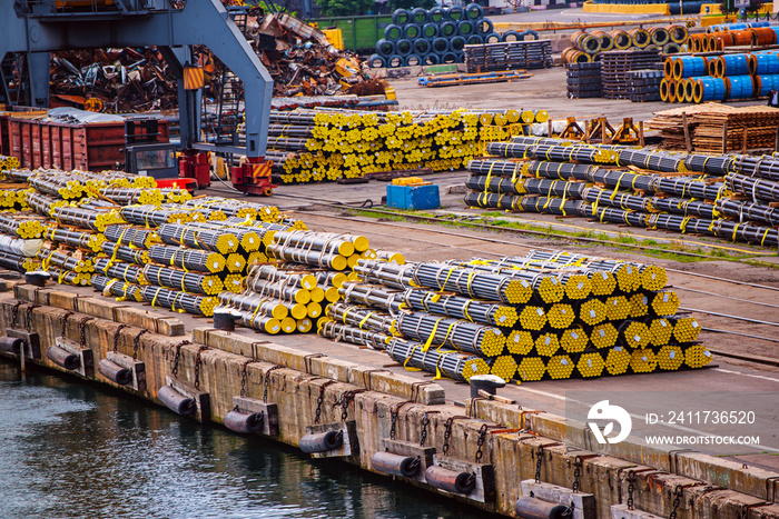 Goods in the sea port