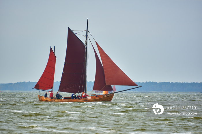 Zeesboot Regatta im Saaler Bodden