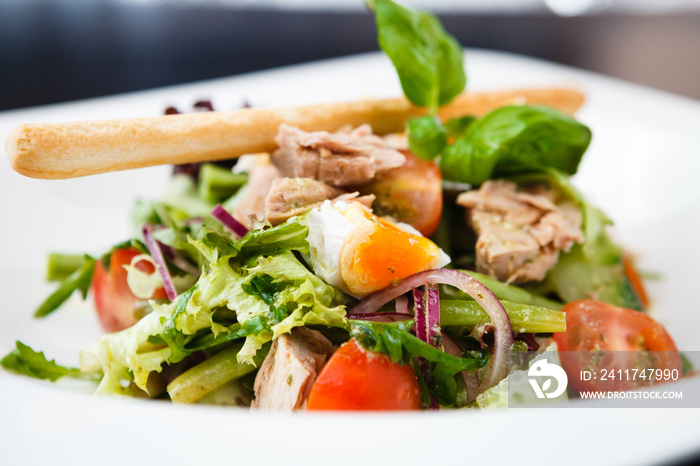 Salad nicoise with tuna