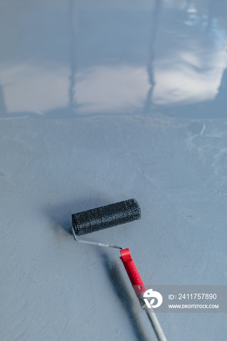 Needle roller for bubbles in the epoxy floor