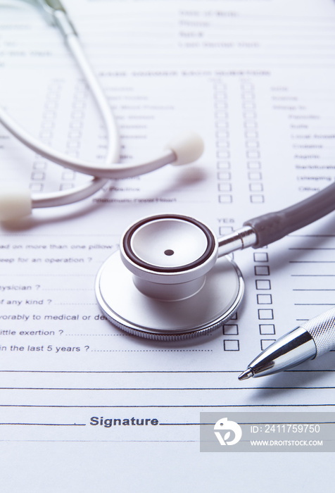 Stethoscope pen notes data on medical document