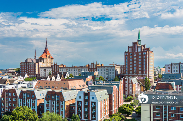 Blick auf historische Gebäude in der Hansestadt Rostock