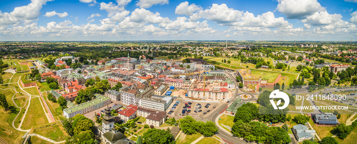 Zamość - Panorama starego miasta z lotu ptaka. Krajobraz zabytkowej części Zamościa.