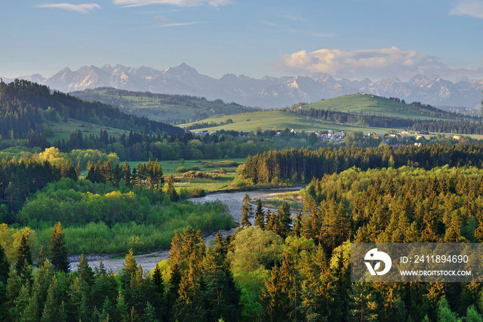 Przełom Białki- widok na Tatry