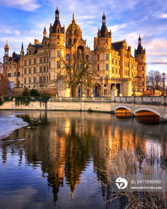 Sonne unter der Schlossbrücke am Schweriner Schloss