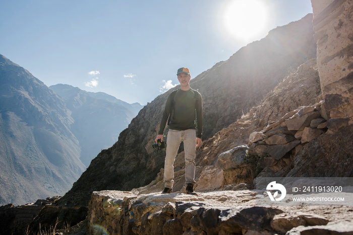 南美洲秘鲁库斯科Ollantaytambo遗址顶部的人类肖像