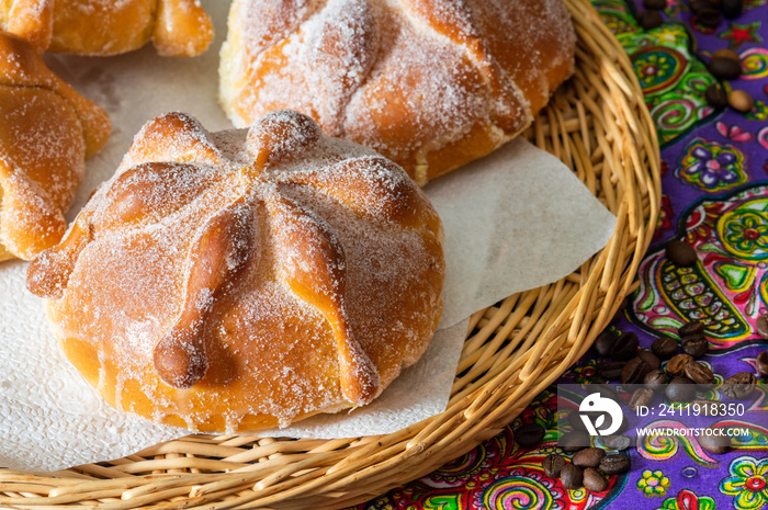 传统的墨西哥死者面包（pan de muerto）