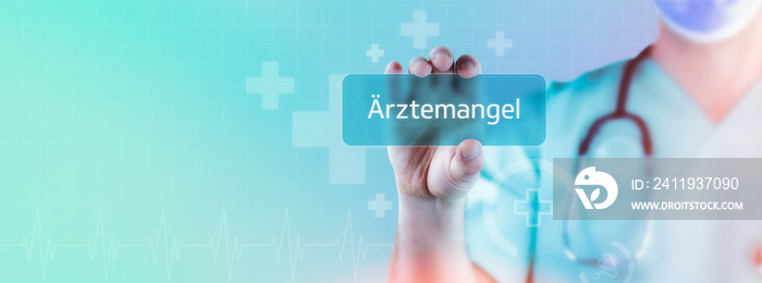 Ärztemangel. Arzt hält virtuelle Karte in der Hand. Medizin digital