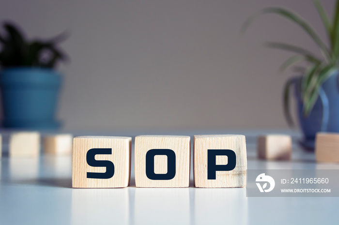 SOP——来自带有字母的木块的缩写，缩写SOP标准操作程序概念