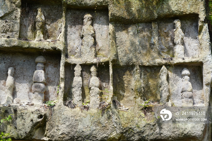 岩壁に掘られた仏像、宮城県松島瑞巌寺洞窟群/Buddha statue dug in the rock cave