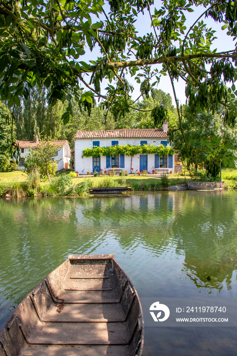 Maison maraîchine dans le Marais poitevin, Deux-Sèvres. Poitou-Charentes