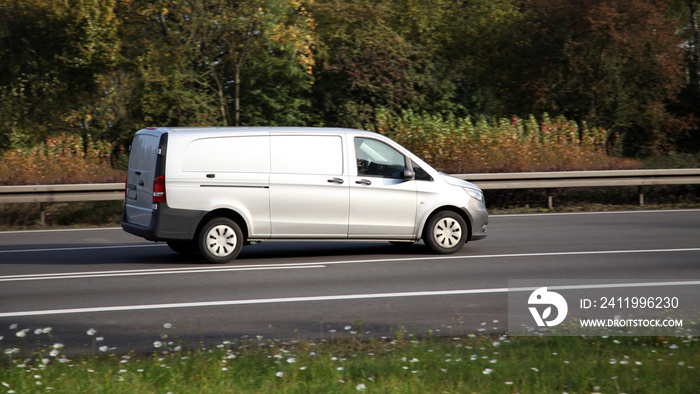 Kleintransporter unterwegs zum Kunden