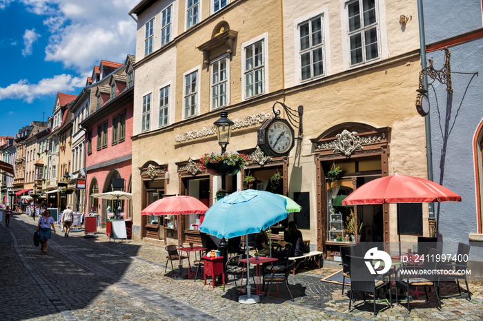 naumburg, deutschland - malerische straße in der altstadt