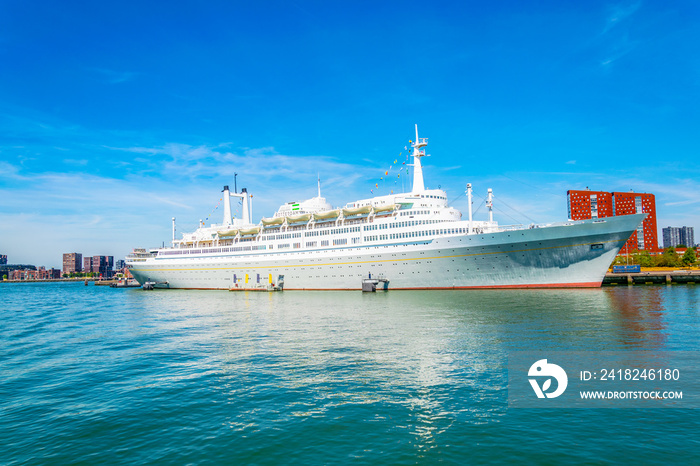 SS Rotterdam，一家位于荷兰前邮轮内的酒店和博物馆