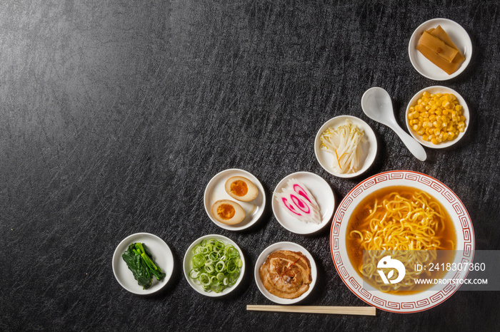 典型的な中華そば　Popular Chinese noodles (ramen)